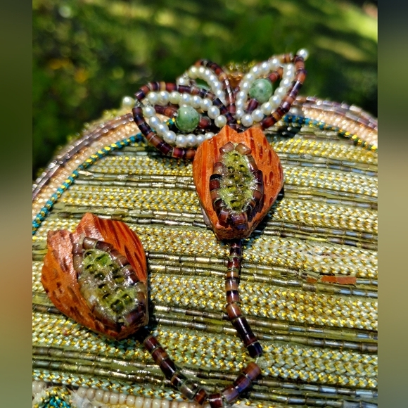 NWT Beaded Green Forest Crossbody LESTER MELNICK inventory! - Picture 6 of 16